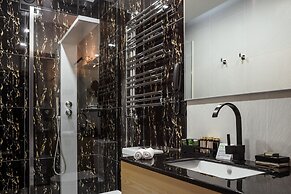 M1 Club Hotel