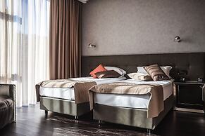 M1 Club Hotel