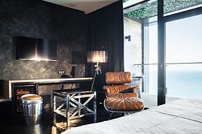 M1 Club Hotel