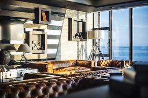 M1 Club Hotel