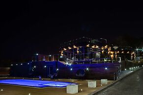 M1 Club Hotel