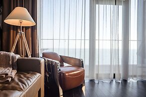 M1 Club Hotel