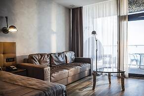 M1 Club Hotel