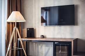 M1 Club Hotel