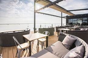 M1 Club Hotel