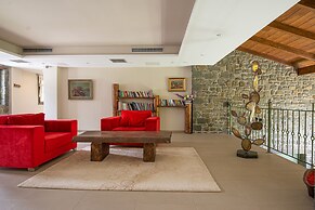 Anavasi Mountain Resort