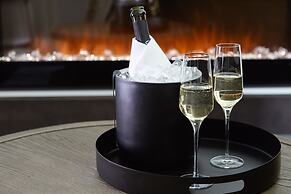 124 on Queen Hotel & Spa