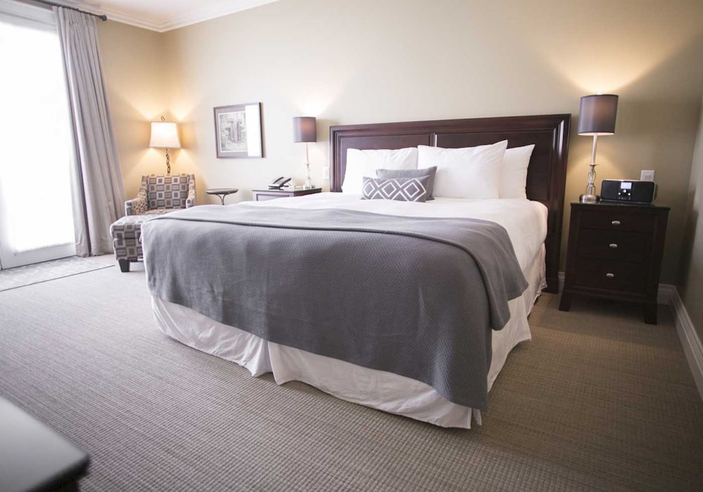 124 on Queen Hotel & Spa