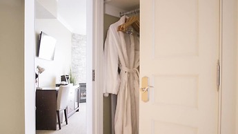 124 on Queen Hotel & Spa