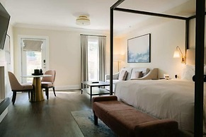 124 on Queen Hotel & Spa