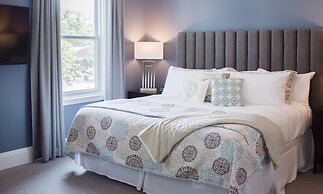 124 on Queen Hotel & Spa
