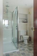 Braeburn Guest House / B&B