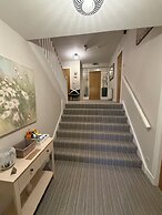 Braeburn Guest House / B&B