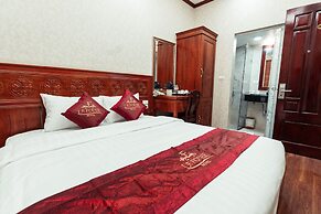 Le Foyer Hotel