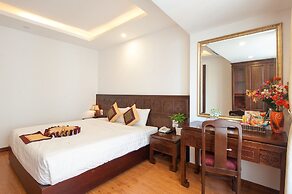 Le Foyer Hotel