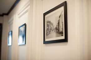Le Foyer Hotel