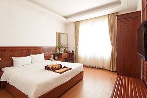 Le Foyer Hotel