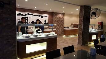 Comet De Luxe Hotel