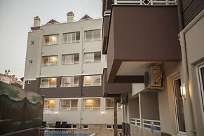 Comet De Luxe Hotel