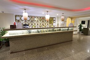 Comet De Luxe Hotel