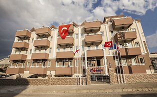 Comet De Luxe Hotel