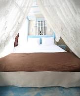Comet De Luxe Hotel