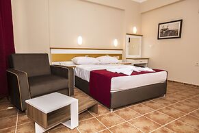 Comet De Luxe Hotel