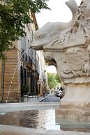 Les Quatre Dauphins
