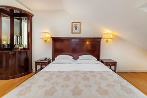 Hotel President Solin