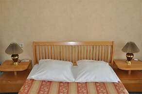 Yug Hotel