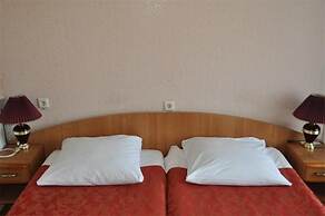 Yug Hotel