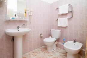 Yug Hotel
