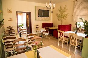 Seasons SPA Boutique Hotel