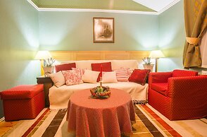 Seasons SPA Boutique Hotel