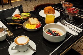 The Glam Boutique Hotel & Apt