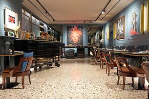 The Glam Boutique Hotel & Apt