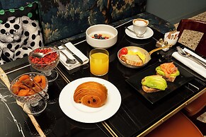 The Glam Boutique Hotel & Apt