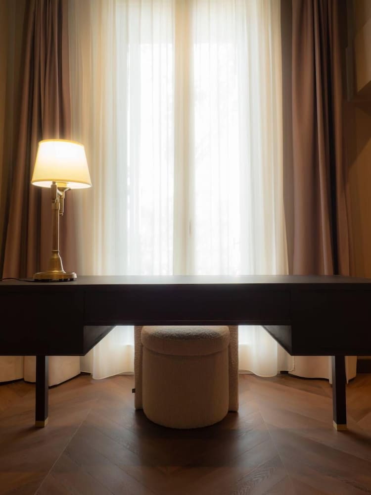 The Glam Boutique Hotel & Apt