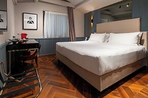 The Glam Boutique Hotel & Apt