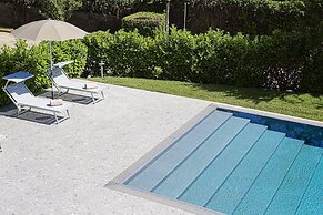 Hotel Mealba Suite & Pool
