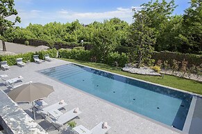 Hotel Mealba Suite & Pool
