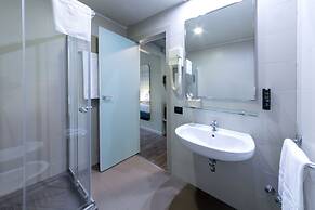 Hotel Mealba Suite & Pool