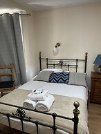 Hollybush Guest House