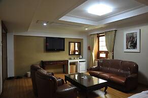 Palace Tourist Hotel