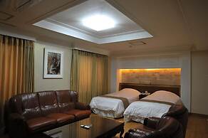 Palace Tourist Hotel