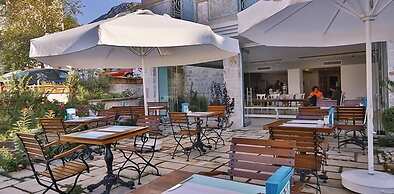 Arnna Hotel