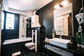 Auris Hotel