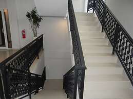 Grand Amira Hotel