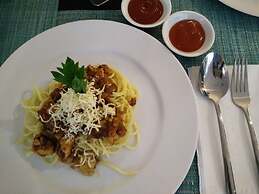Grand Amira Hotel