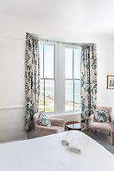 The Queens Hotel
